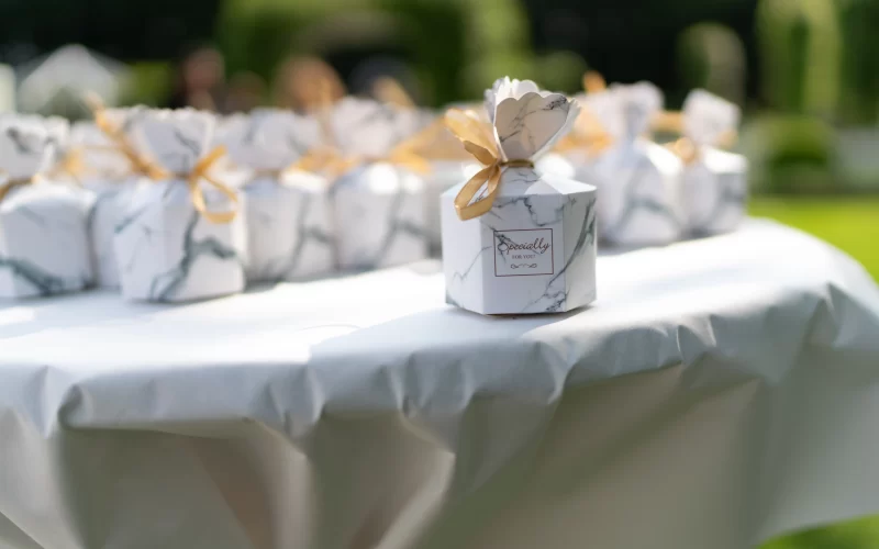 wedding-gifts-for-guests-2026-01-08-06-44-47-utc